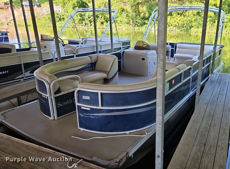 image for item EI3972 2011 South Bay 424CR boat