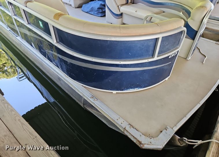 image for item EI3972 2011 South Bay 424CR boat