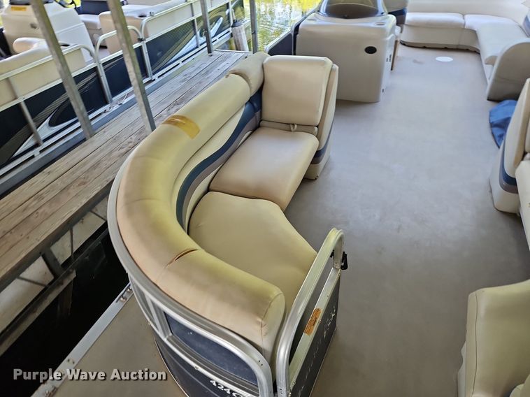 image for item EI3972 2011 South Bay 424CR boat