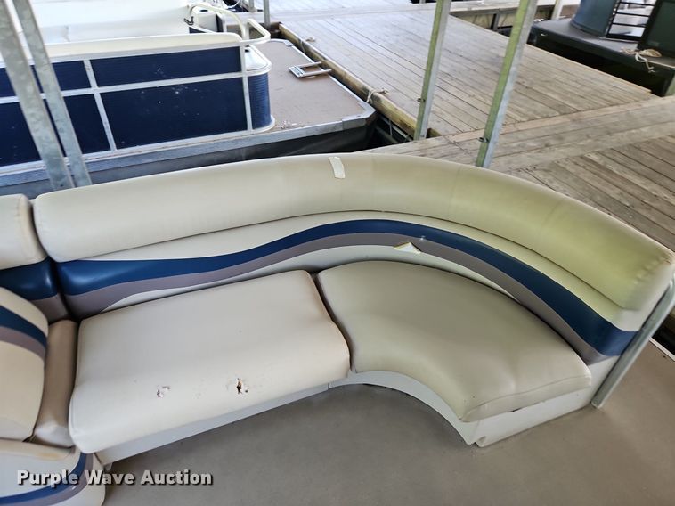 image for item EI3972 2011 South Bay 424CR boat