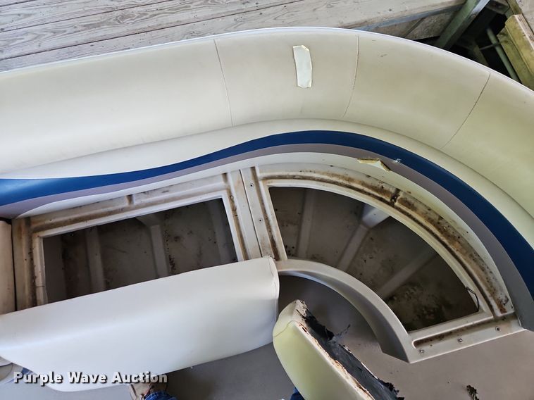 image for item EI3972 2011 South Bay 424CR boat