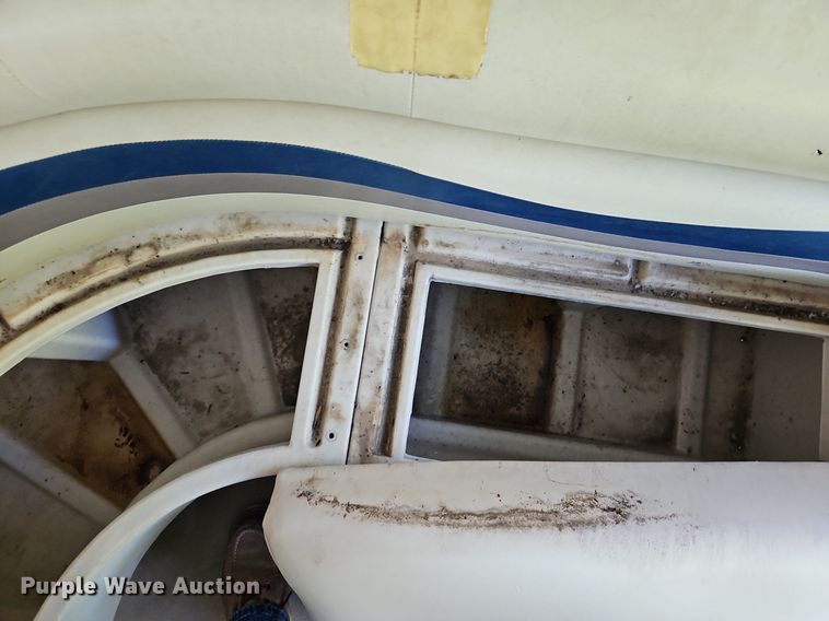 image for item EI3972 2011 South Bay 424CR boat