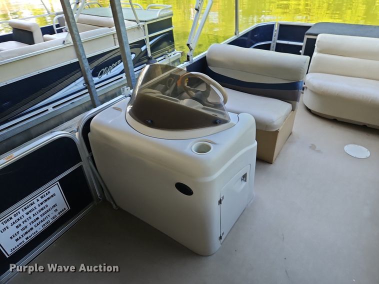 image for item EI3972 2011 South Bay 424CR boat