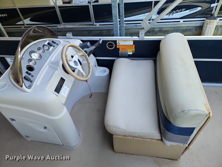 image for item EI3972 2011 South Bay 424CR boat