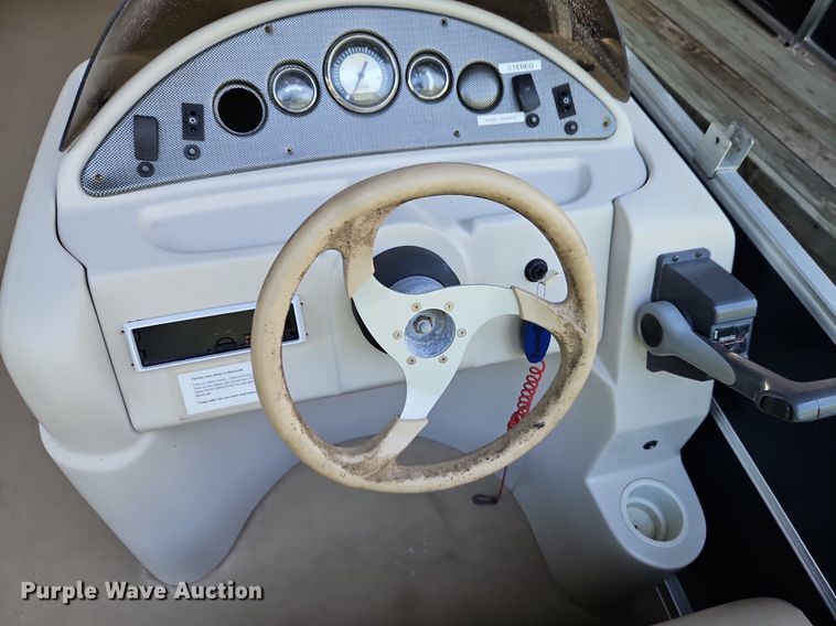 image for item EI3972 2011 South Bay 424CR boat