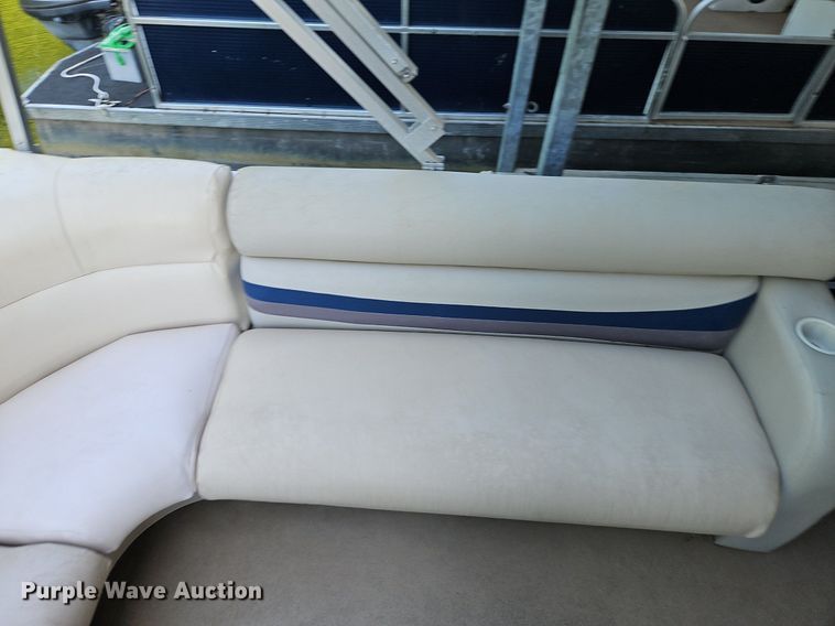 image for item EI3972 2011 South Bay 424CR boat