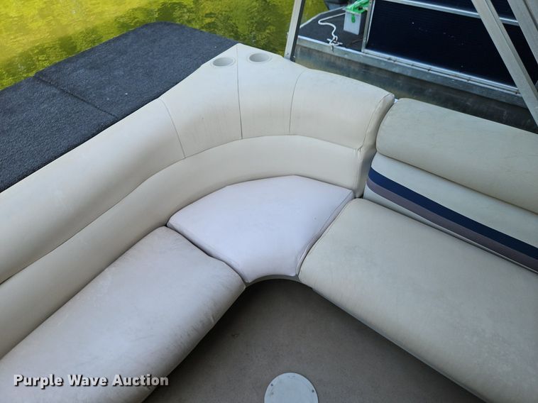 image for item EI3972 2011 South Bay 424CR boat