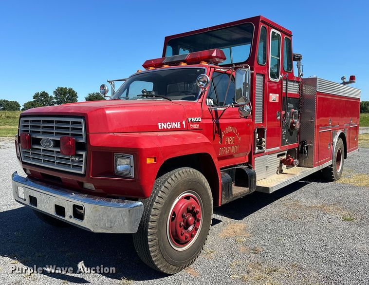 image for item EJ4398 1988 Ford  F800 pumper fire truck
