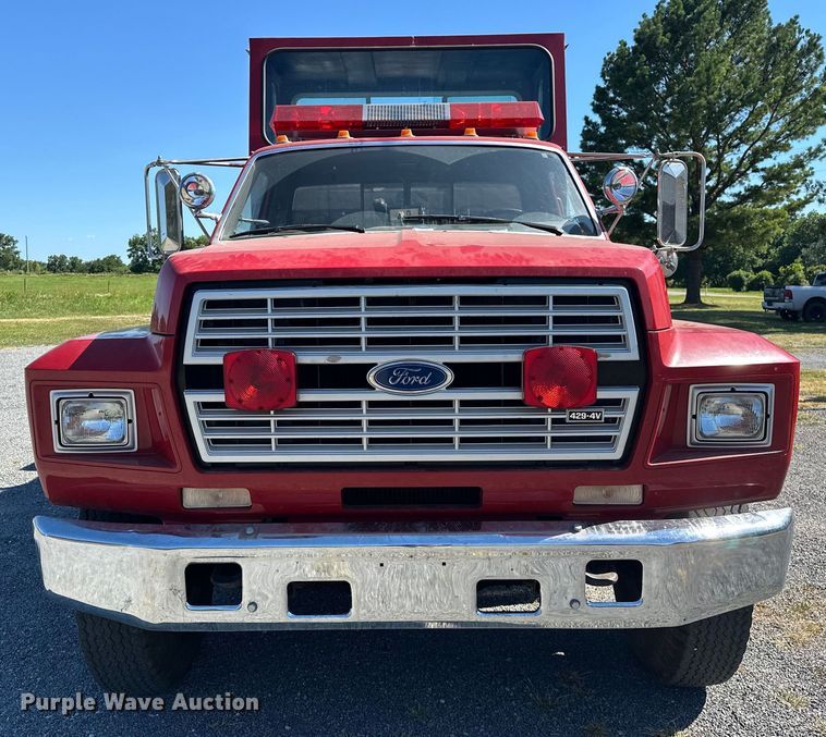 image for item EJ4398 1988 Ford  F800 pumper fire truck