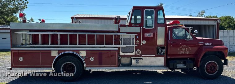 image for item EJ4398 1988 Ford  F800 pumper fire truck