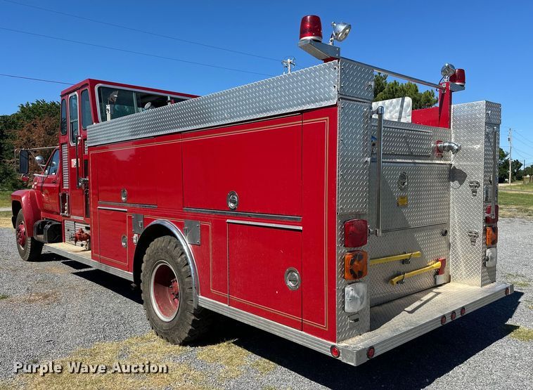 image for item EJ4398 1988 Ford  F800 pumper fire truck