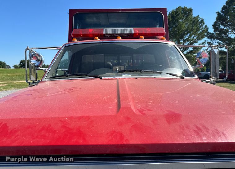 image for item EJ4398 1988 Ford  F800 pumper fire truck