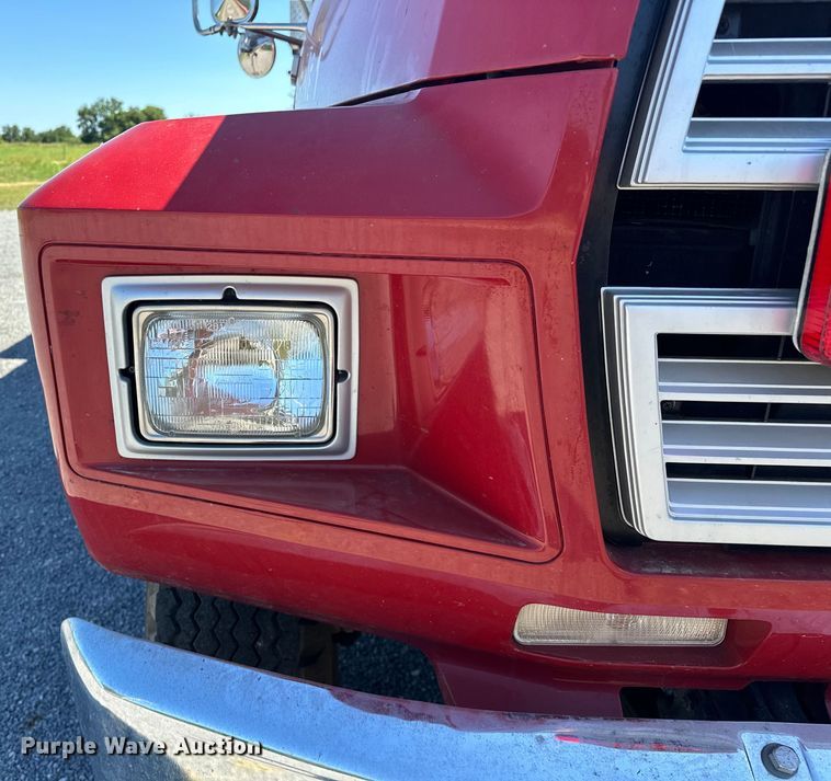 image for item EJ4398 1988 Ford  F800 pumper fire truck