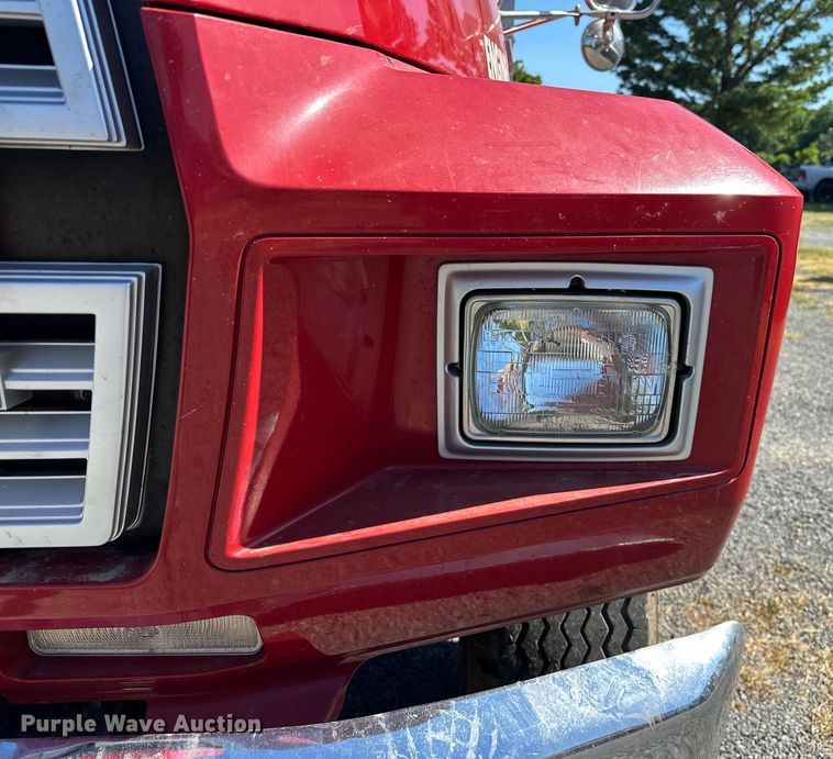 image for item EJ4398 1988 Ford  F800 pumper fire truck