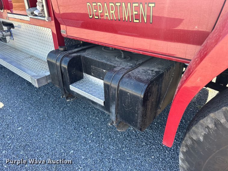 image for item EJ4398 1988 Ford  F800 pumper fire truck