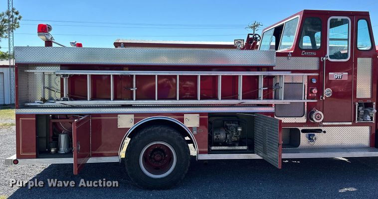 image for item EJ4398 1988 Ford  F800 pumper fire truck