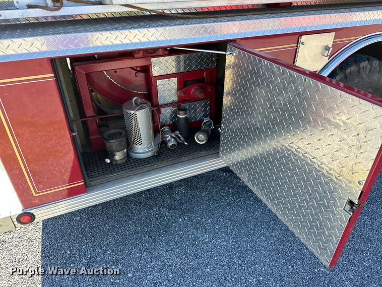 image for item EJ4398 1988 Ford  F800 pumper fire truck