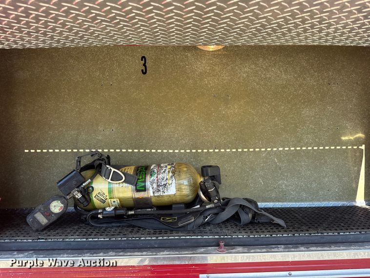 image for item EJ4398 1988 Ford  F800 pumper fire truck