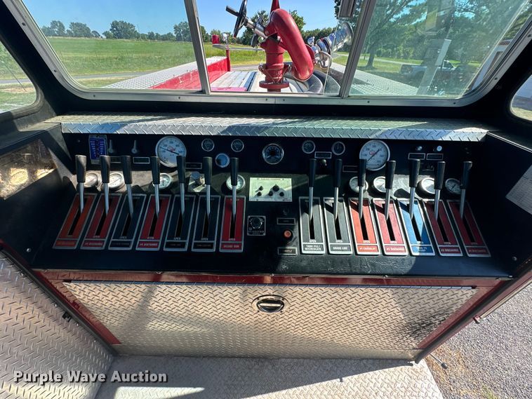 image for item EJ4398 1988 Ford  F800 pumper fire truck