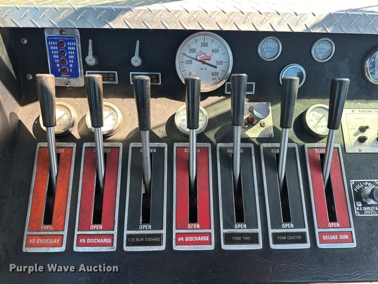 image for item EJ4398 1988 Ford  F800 pumper fire truck