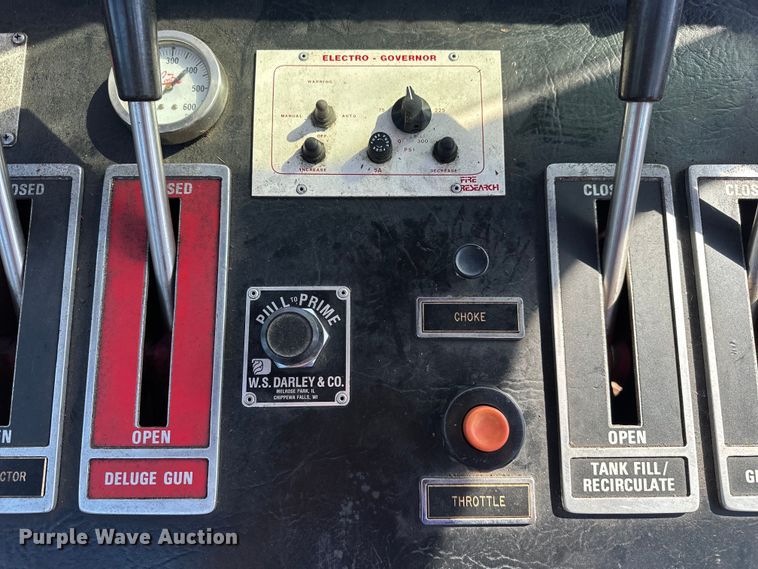 image for item EJ4398 1988 Ford  F800 pumper fire truck