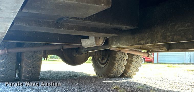 image for item EJ4398 1988 Ford  F800 pumper fire truck