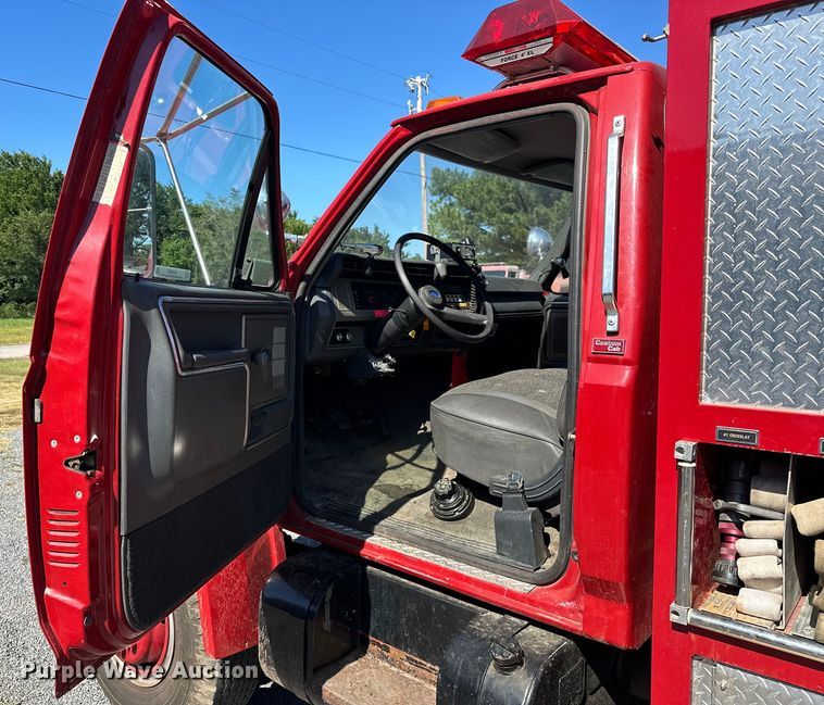 image for item EJ4398 1988 Ford  F800 pumper fire truck