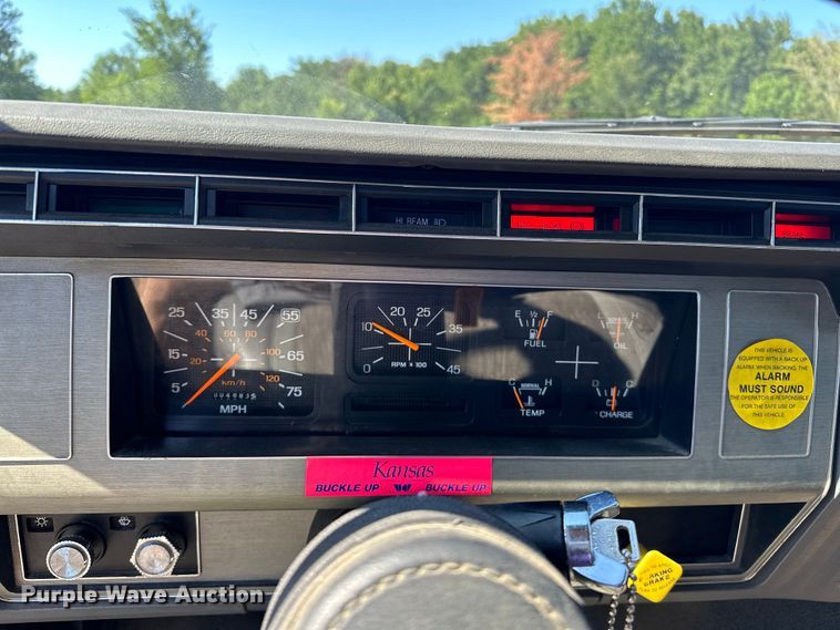 image for item EJ4398 1988 Ford  F800 pumper fire truck