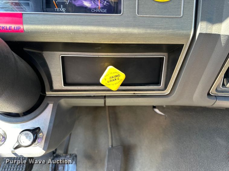 image for item EJ4398 1988 Ford  F800 pumper fire truck