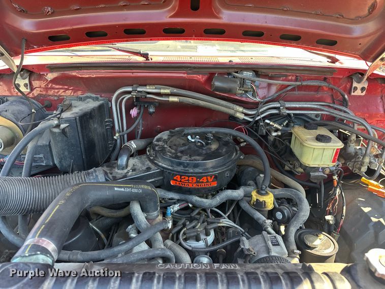 image for item EJ4398 1988 Ford  F800 pumper fire truck