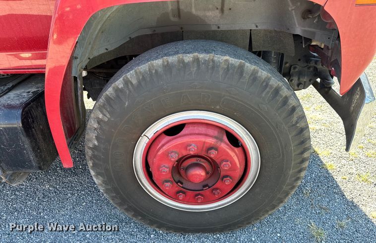 image for item EJ4398 1988 Ford  F800 pumper fire truck