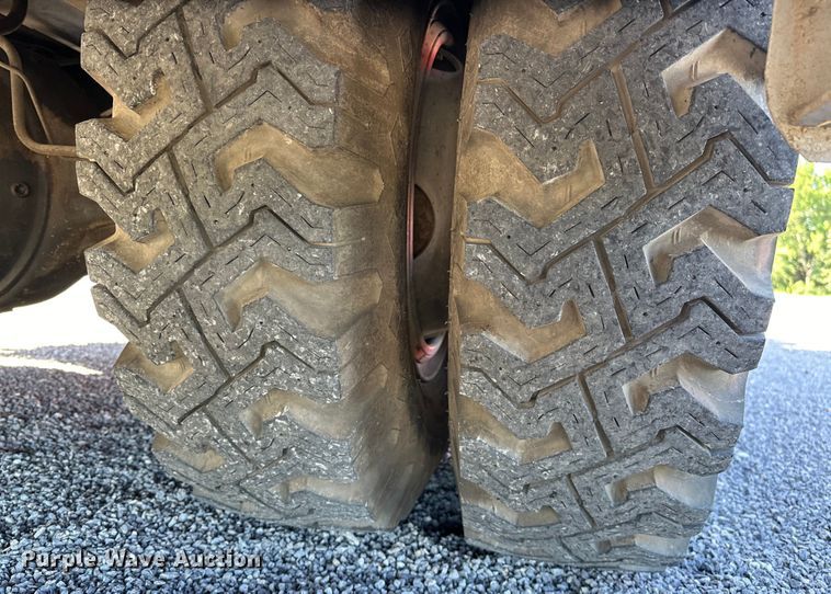 image for item EJ4398 1988 Ford  F800 pumper fire truck