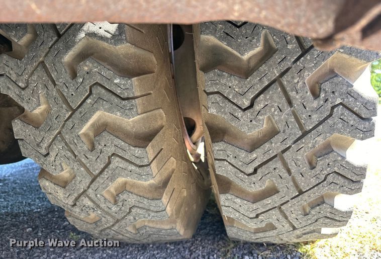 image for item EJ4398 1988 Ford  F800 pumper fire truck