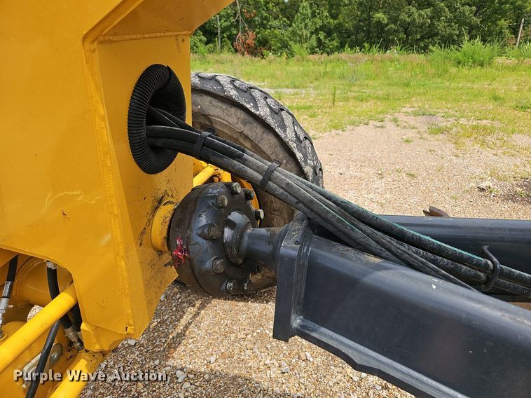 image for item EJ5743 2015 John Deere 770G motor grader