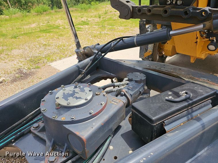 image for item EJ5743 2015 John Deere 770G motor grader