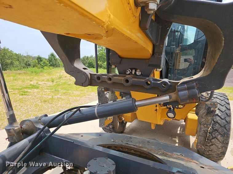 image for item EJ5743 2015 John Deere 770G motor grader