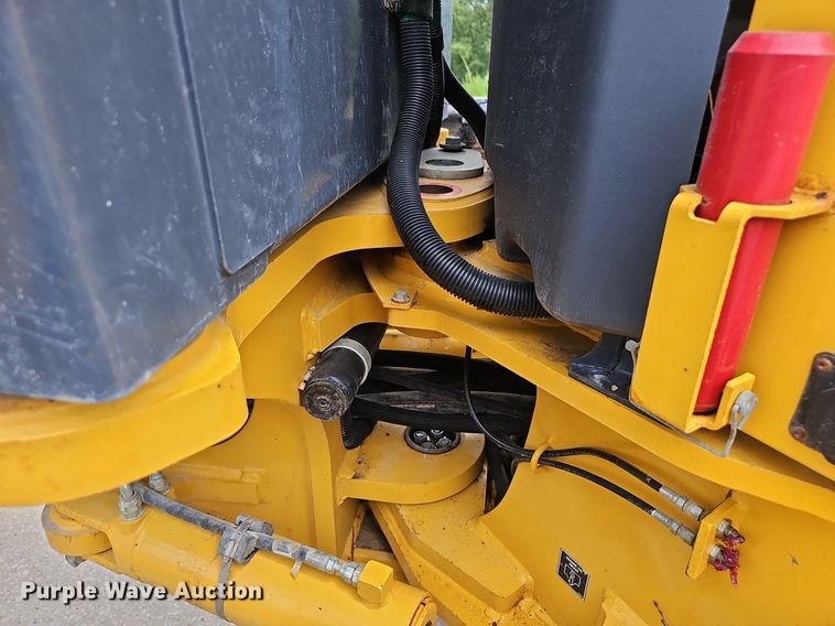 image for item EJ5743 2015 John Deere 770G motor grader