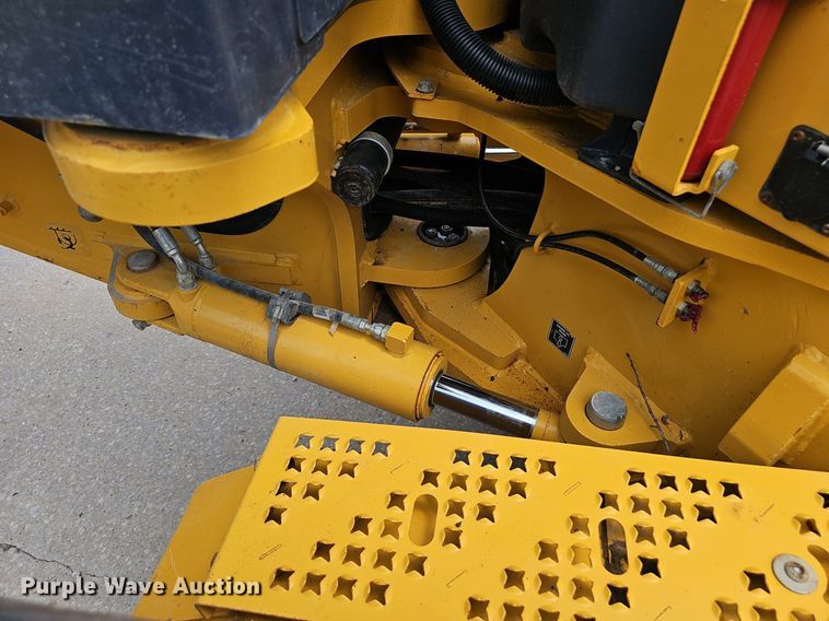 image for item EJ5743 2015 John Deere 770G motor grader