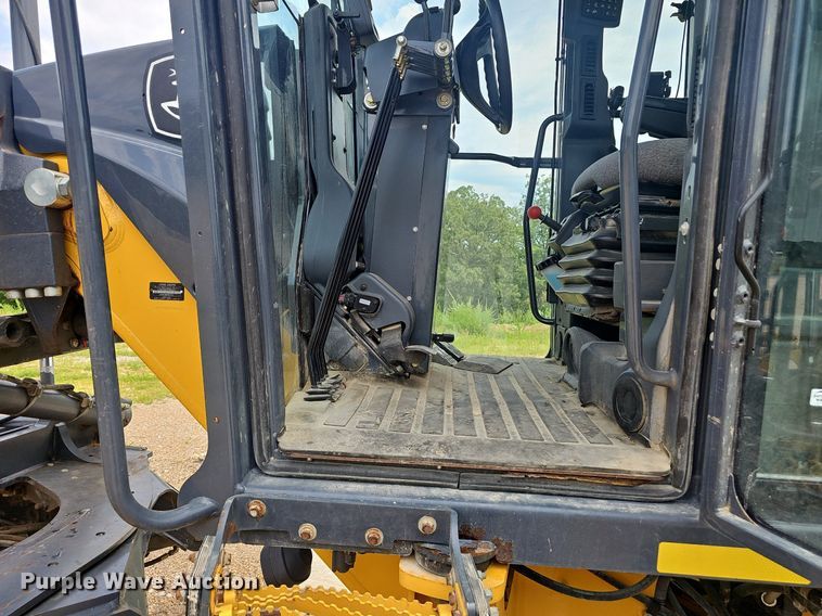 image for item EJ5743 2015 John Deere 770G motor grader