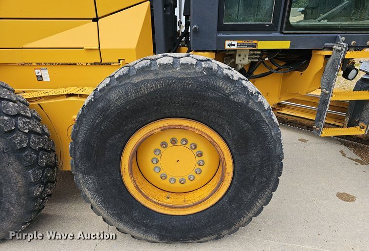 image for item EJ5743 2015 John Deere 770G motor grader