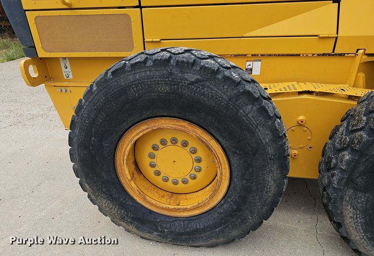 image for item EJ5743 2015 John Deere 770G motor grader