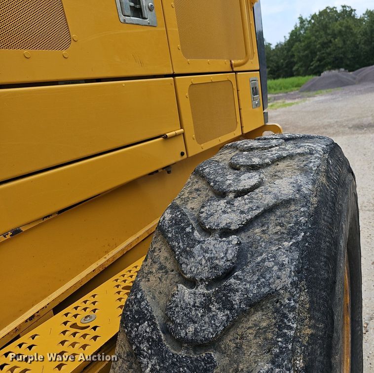 image for item EJ5743 2015 John Deere 770G motor grader