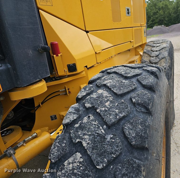 image for item EJ5743 2015 John Deere 770G motor grader