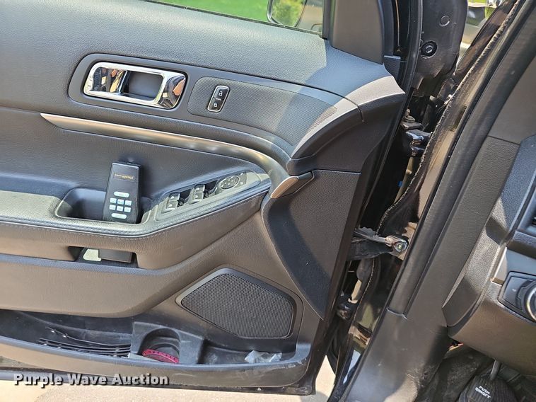 image for item EJ5746 2016 Ford Explorer Police Interceptor SUV