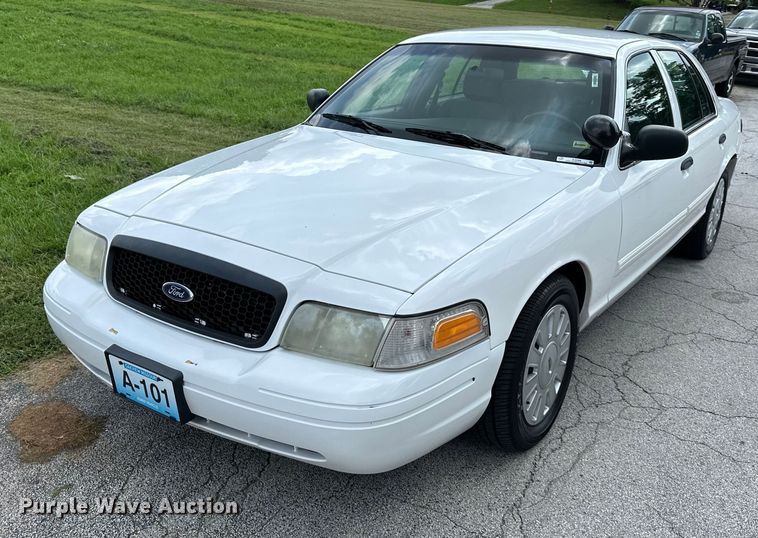 image for item EJ6388 2010 Ford  Crown Victoria Police Interceptor 