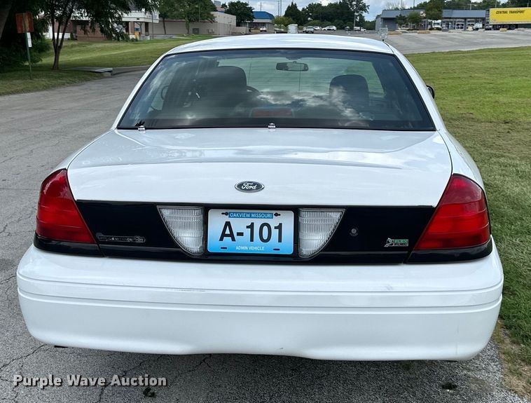 image for item EJ6388 2010 Ford  Crown Victoria Police Interceptor 