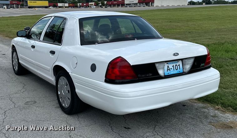 image for item EJ6388 2010 Ford  Crown Victoria Police Interceptor 