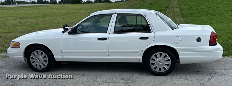 image for item EJ6388 2010 Ford  Crown Victoria Police Interceptor 