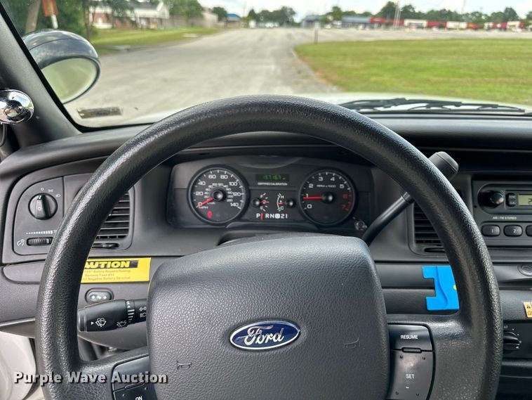 image for item EJ6388 2010 Ford  Crown Victoria Police Interceptor 