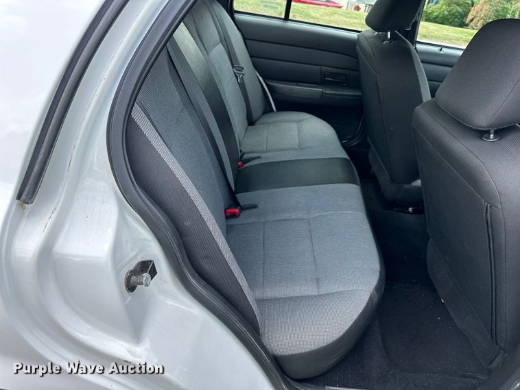 image for item EJ6388 2010 Ford  Crown Victoria Police Interceptor 